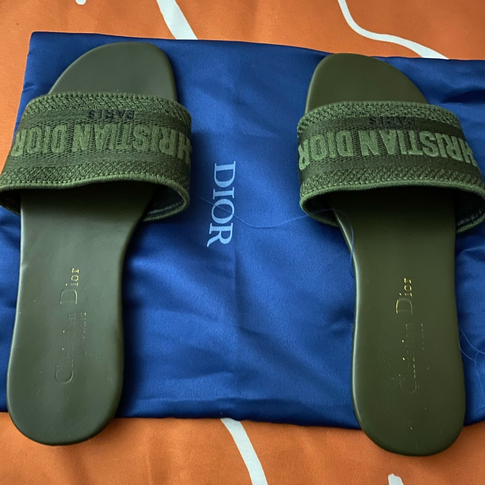 CD Dway sandal.